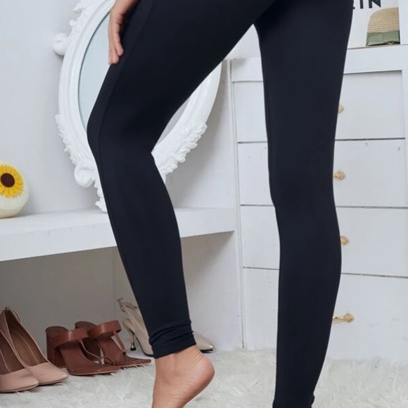 Black High Waisted Lace Up Leggings in XL and XXL - Picture 2 of 3